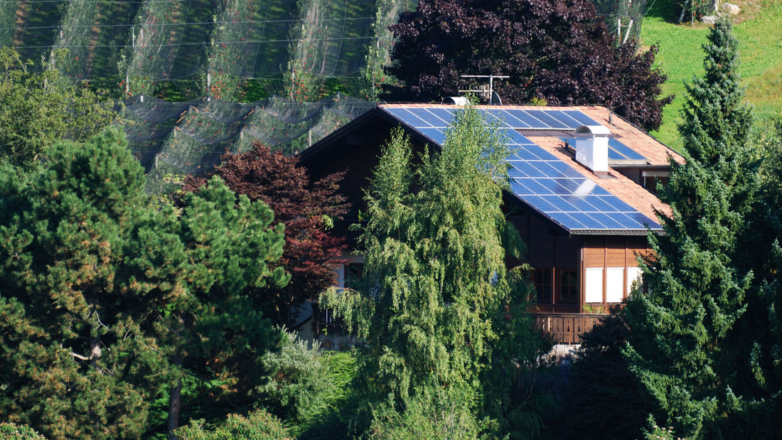 Installare un Impianto Fotovoltaico: Vantaggi per l’Ambiente e il Portafoglio